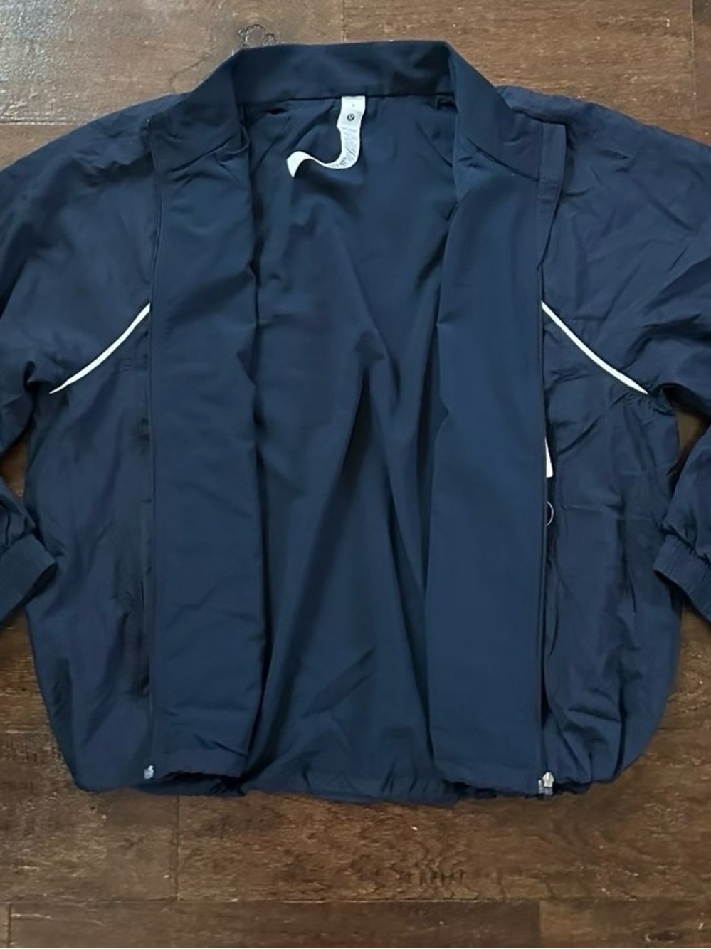 Lululemon License to Train Lightweight Jacket-navy size 8 NWT - Picture 4 of 10